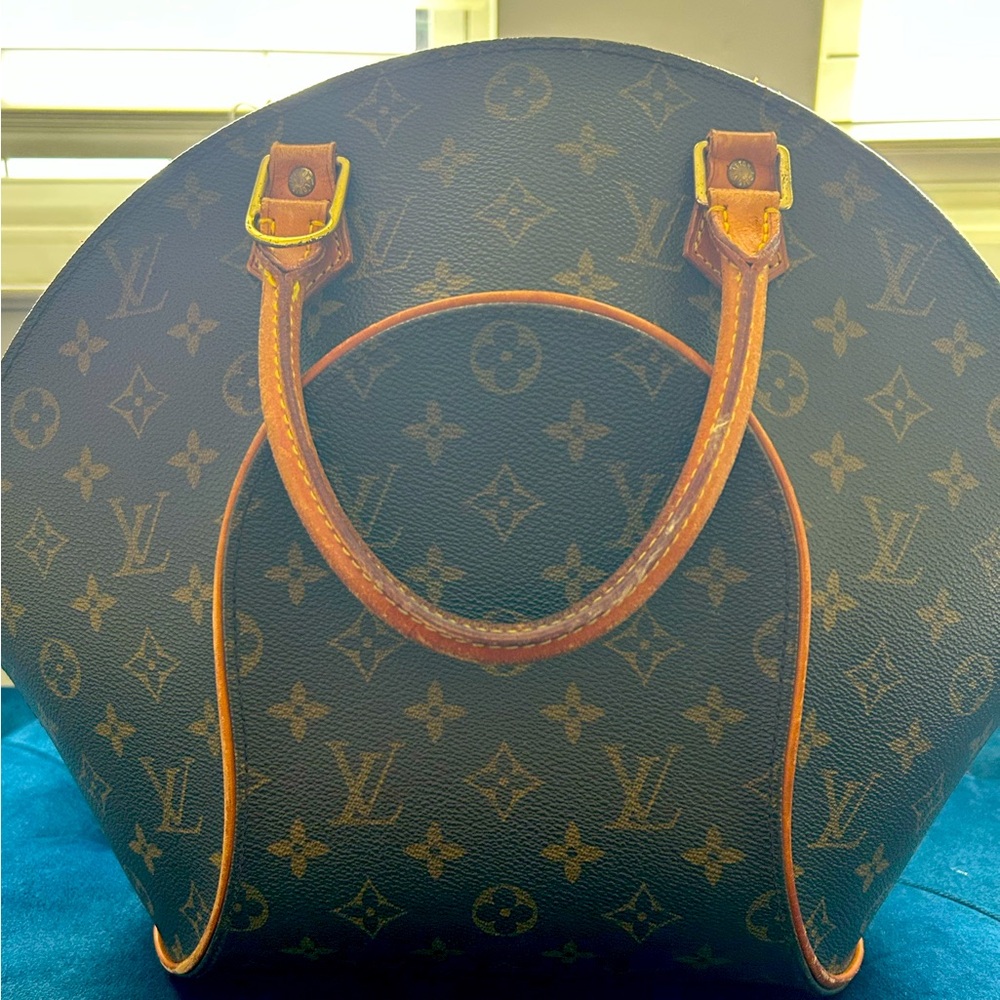 Louis Vuitton Ellipse Monogram Bag
